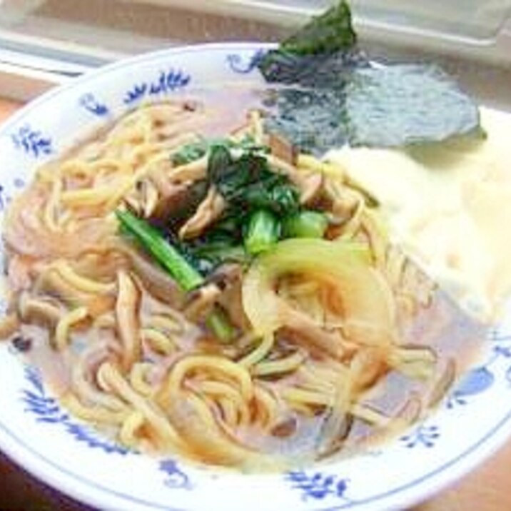 トッピングで美味しさ倍増♪　海苔チーズラーメン